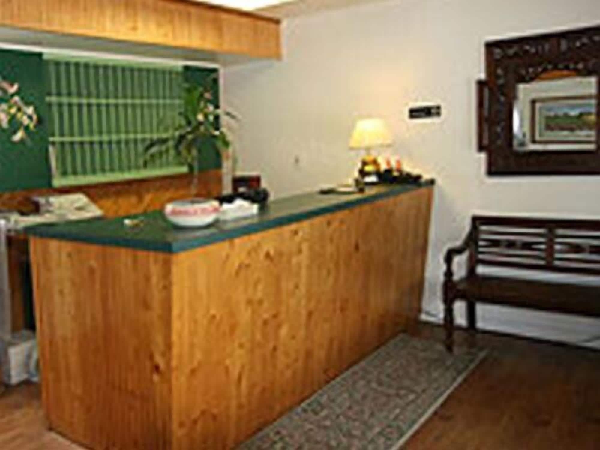 Community Court Motel Saratoga Springs Exterior photo