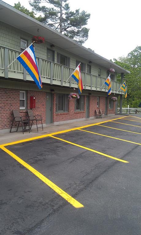 Community Court Motel Saratoga Springs Exterior photo